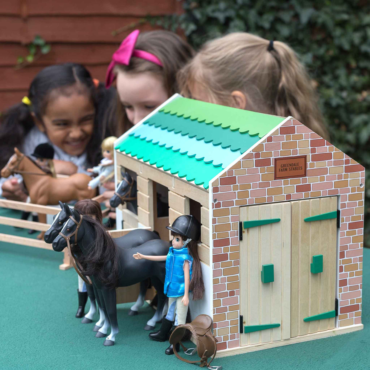 Lottie Wooden Horse Stables Playset